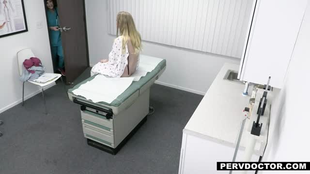 Harlowe West & Jessica Ryan get their perfect asses drilled by a Penis Doctor